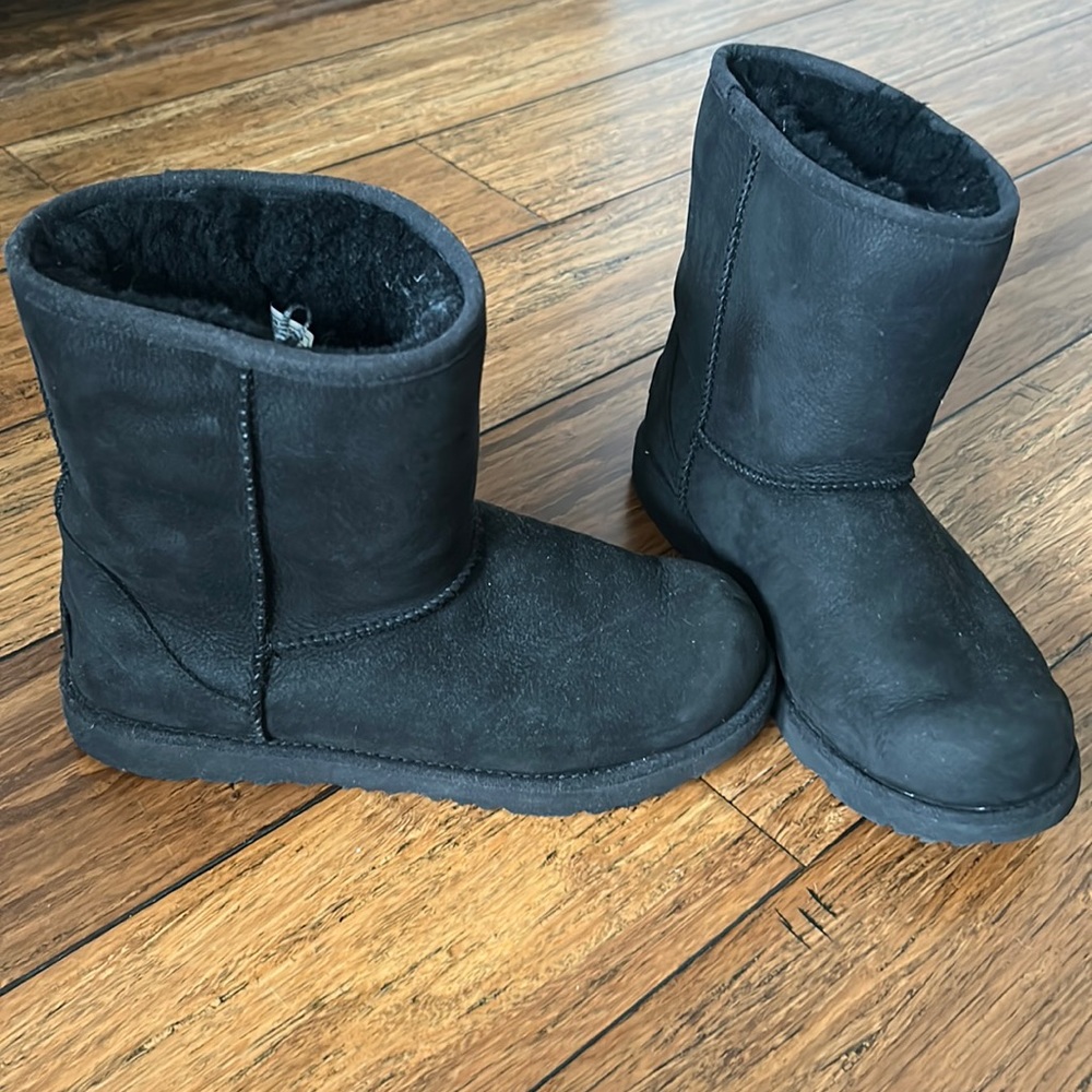 Uggs kids classic weather short boots black size 5